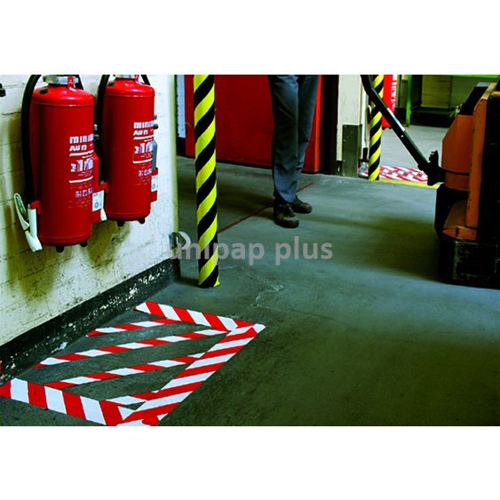 lepící páska 50 mm x 66 m PVC výstražná Tesa červeno-bílá universal
